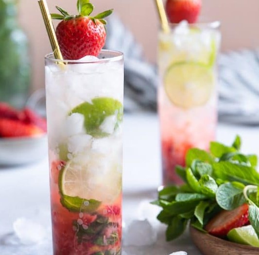 STRAWBERRY MOJITO RECIPE #drinks #cocktails STRAWBERRY MOJITO RECIPE #drinks #cocktails