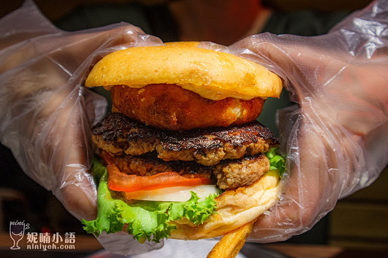 【東區美食】SKB Burger。尺寸超浮誇！新美式漢堡專賣店