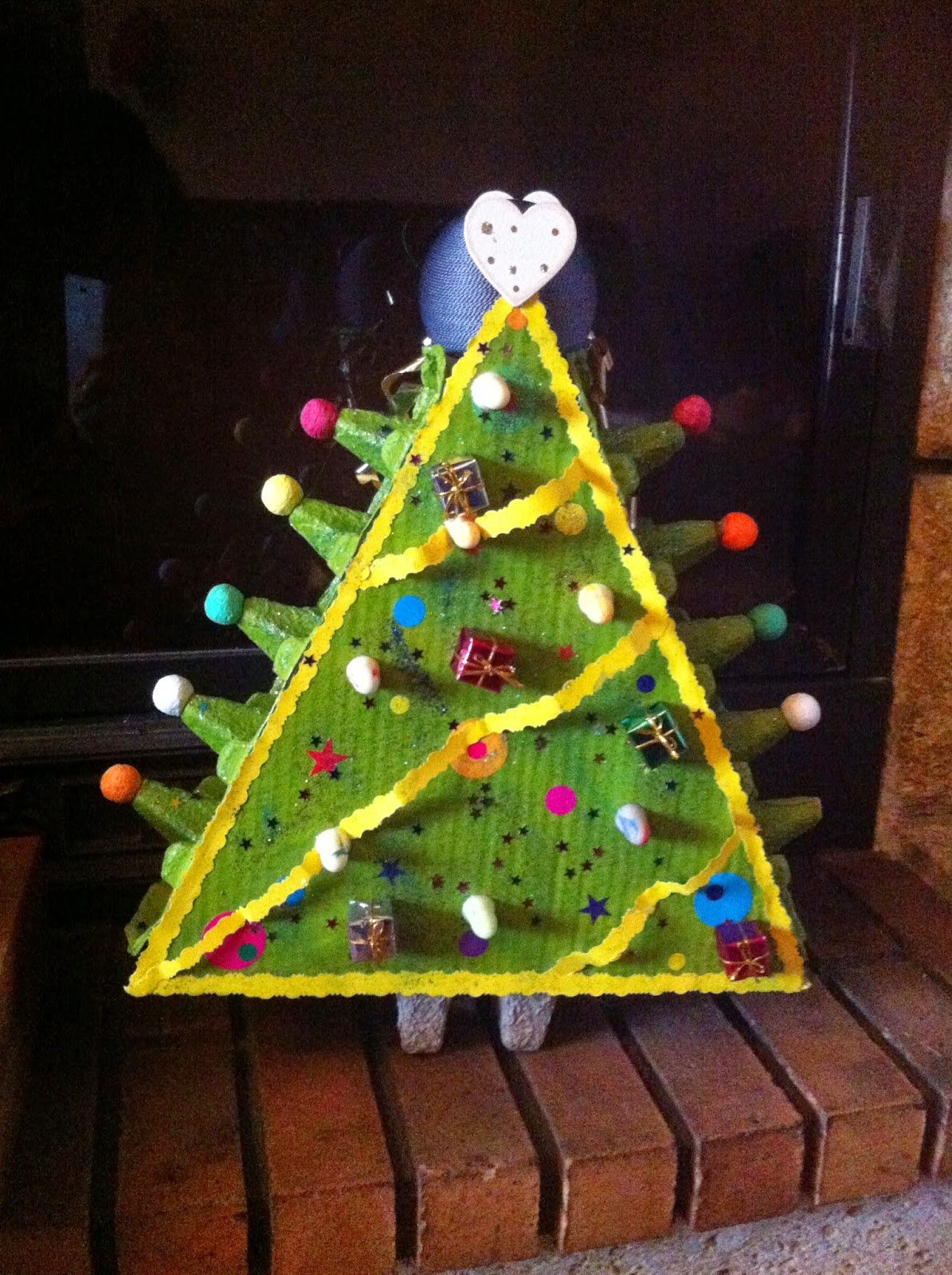 sapin de noël , vive les boites à oeufs