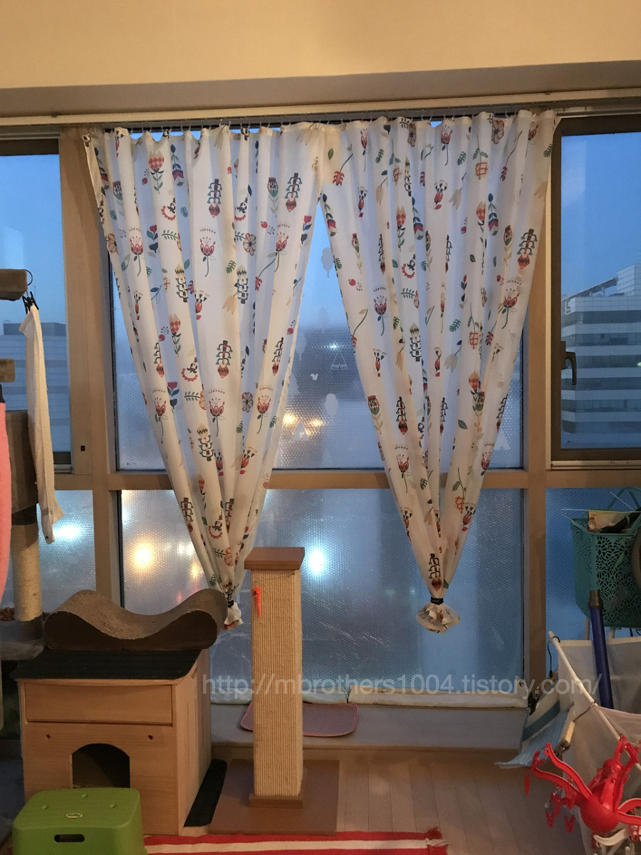이케아 샤워커튼 봉으로 커튼 달기 IKEA BOTAREN shower curtain rod & IKEA curtain