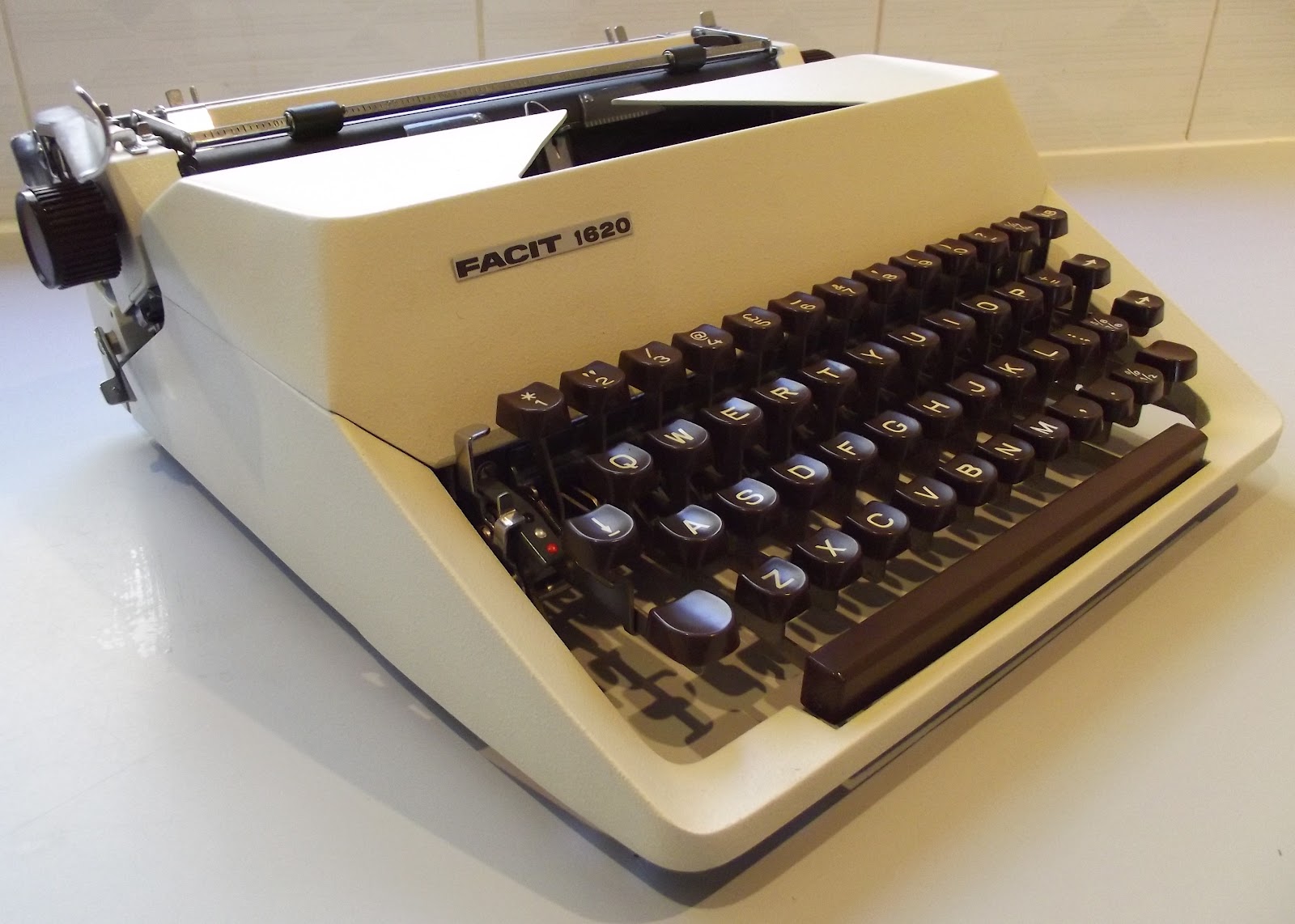oz.Typewriter The Facit 1620 Portable Typewriter Thanks Mr Bowker