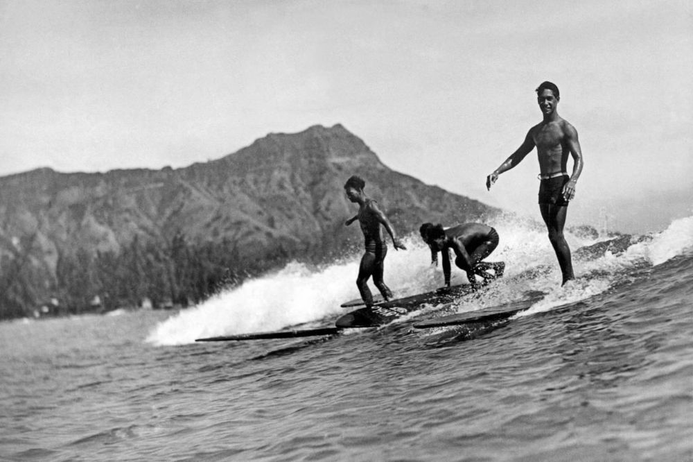 Fun in the Water 20 Interesting Vintage Pictures of Surfers From the