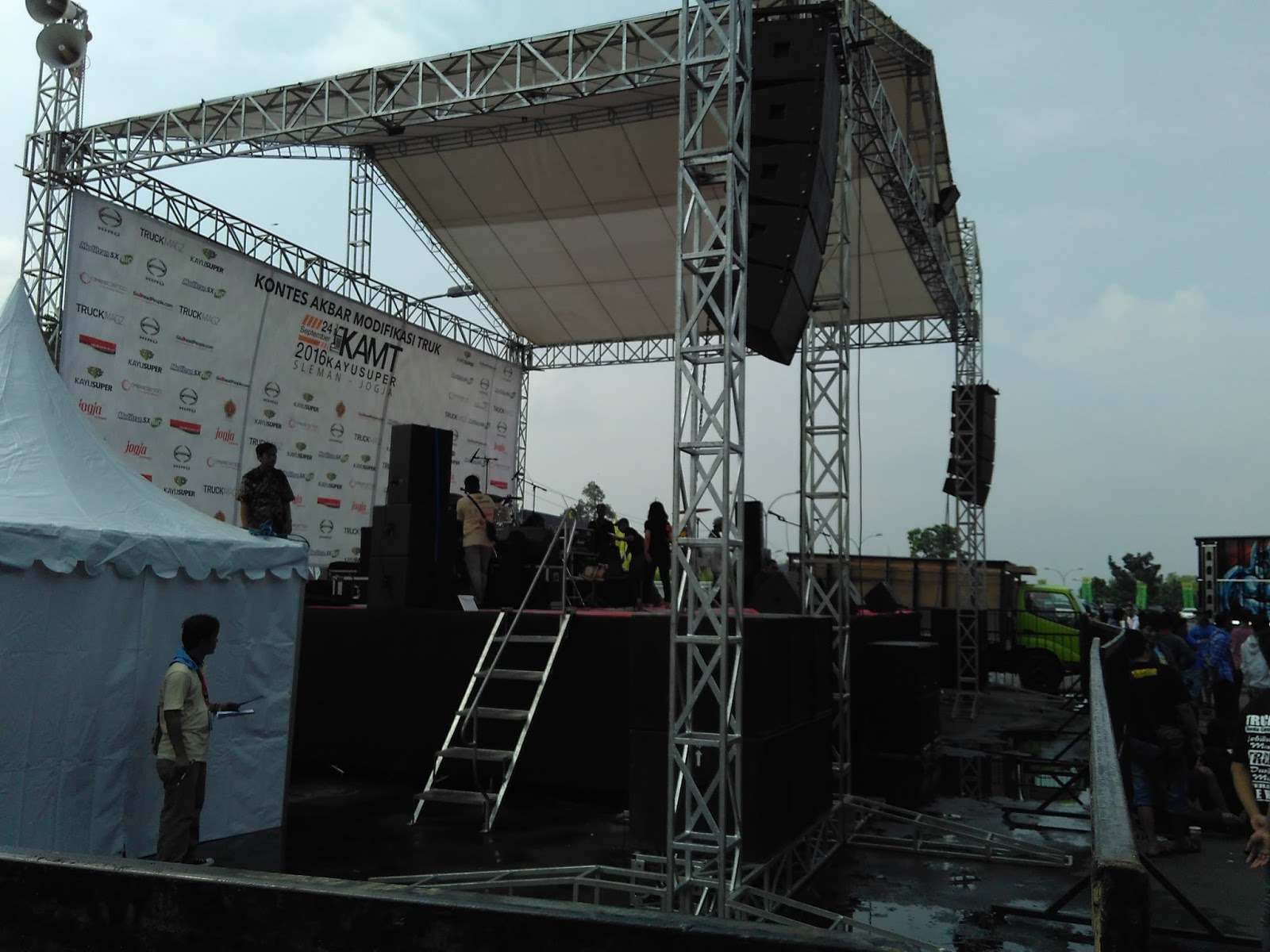 PERSEWAAN dan RENTAL SOUND SYSTEM JOGJA ARIMBI PRODUCTION