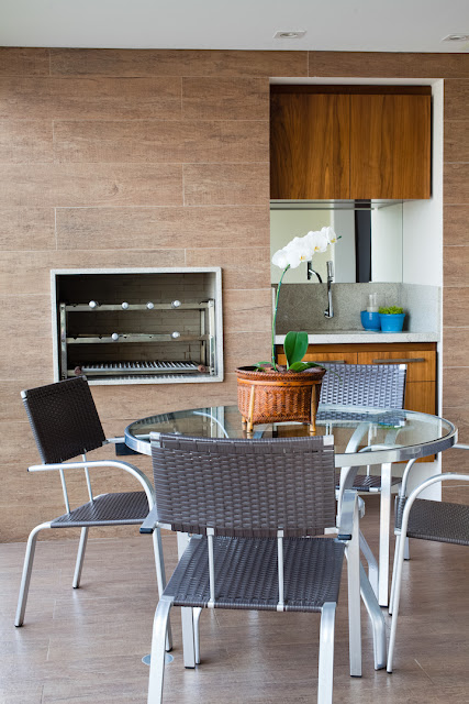 Cores bem dosadas no apartamento decorado em alto astral. Blog Achados de Decoração
