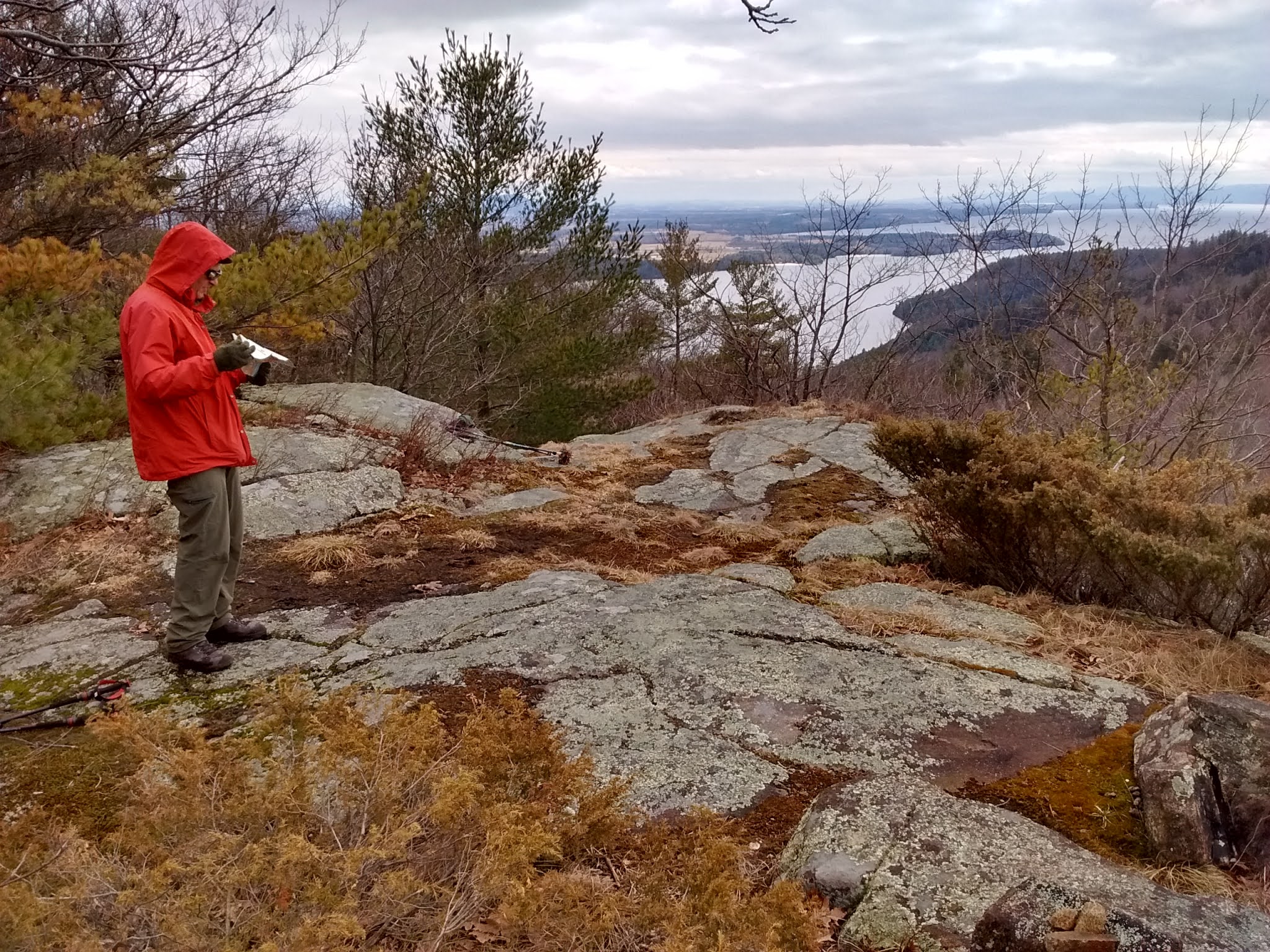 LAKE CHAMPLAIN, SPLIT ROCK WILD FOREST hiking