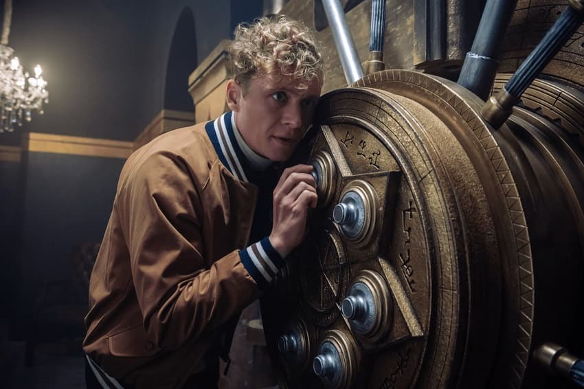Netflix показал трейлер криминального боевика «Армия воров» - приквела «Армии мертвецов» Netflix показал трейлер криминального боевика «Армия воров» - приквела «Армии мертвецов»