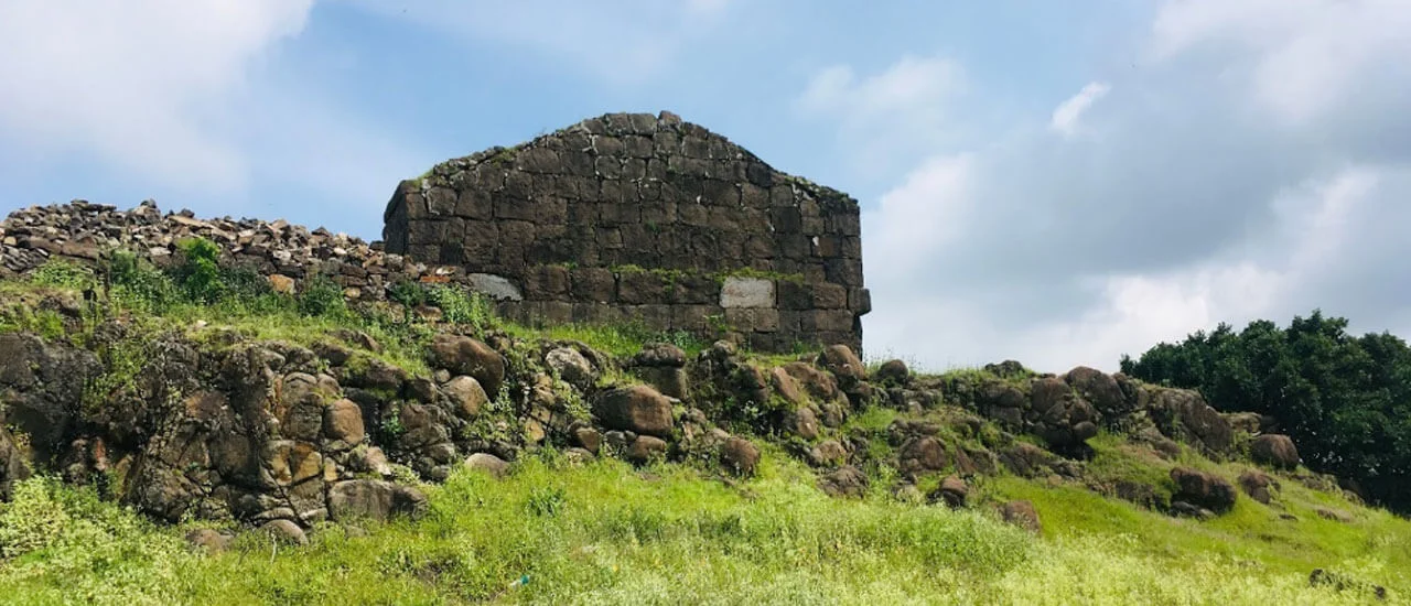 संतोषगड किल्ला - Santoshgad Fort