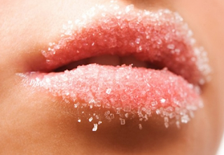 Bibir Merah Bibir Merah