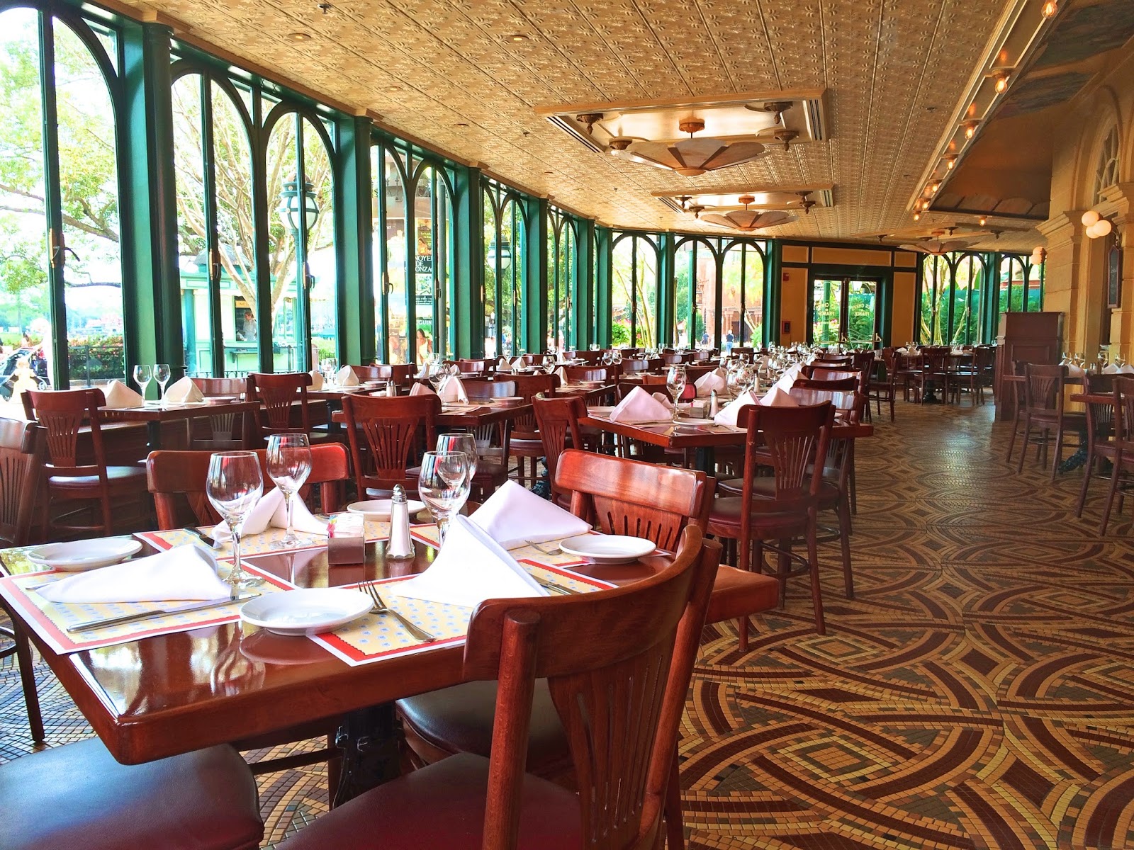 Les Chefs De France Epcot Walt Disney World Plain Chicken les-chefs-de-france-epcot-walt-disney-world-plain-chicken