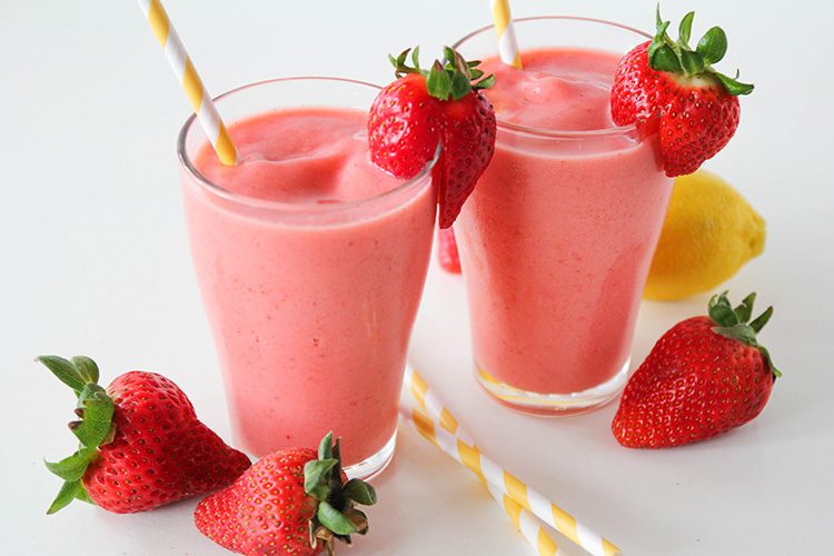 Healthy Strawberry Smoothies with Yoghurt Simplify