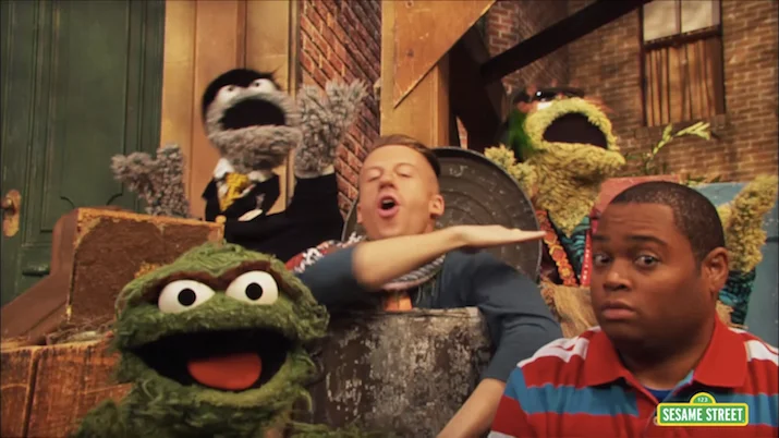 Wenn Oscar mit Macklemore Thrift Shop singt - Sesame Street macht ein Viral