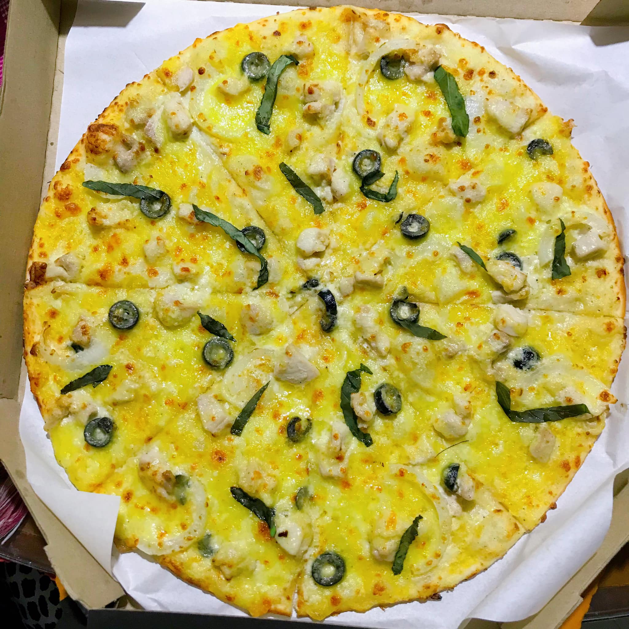 Yellow Cab Chicken Alfredo Pizza