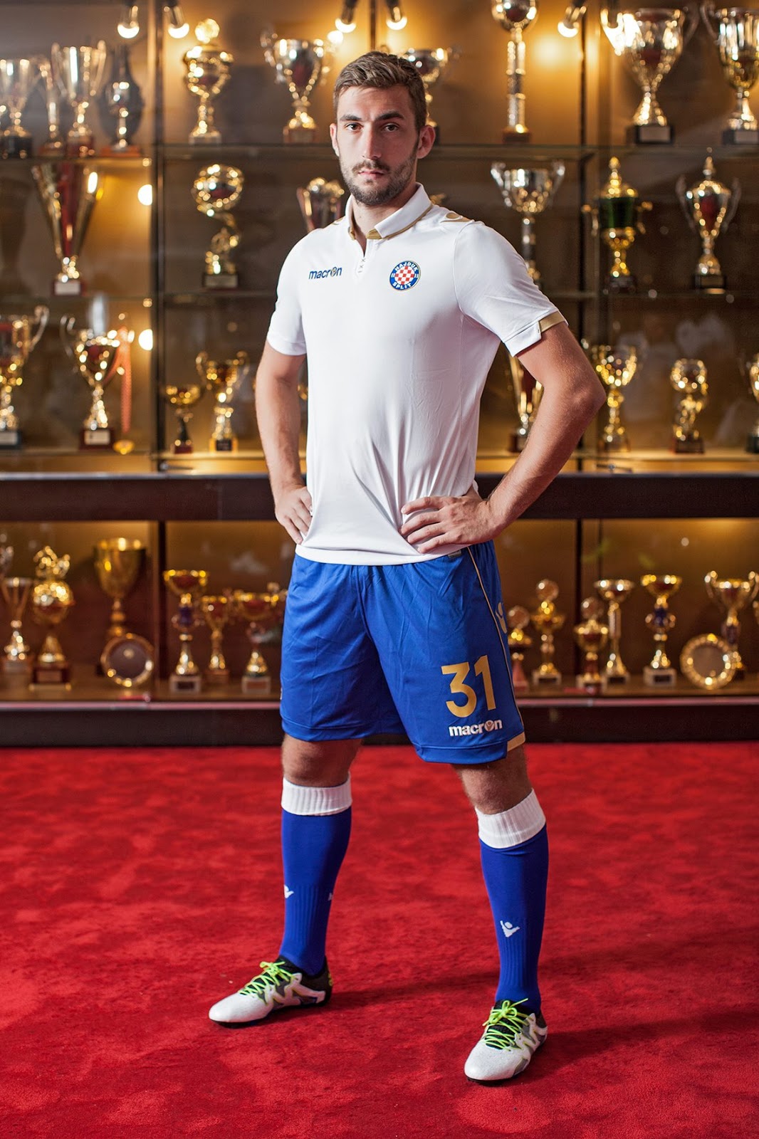 hajduk-split-16-17-kit%2B%25285%2529.jpg