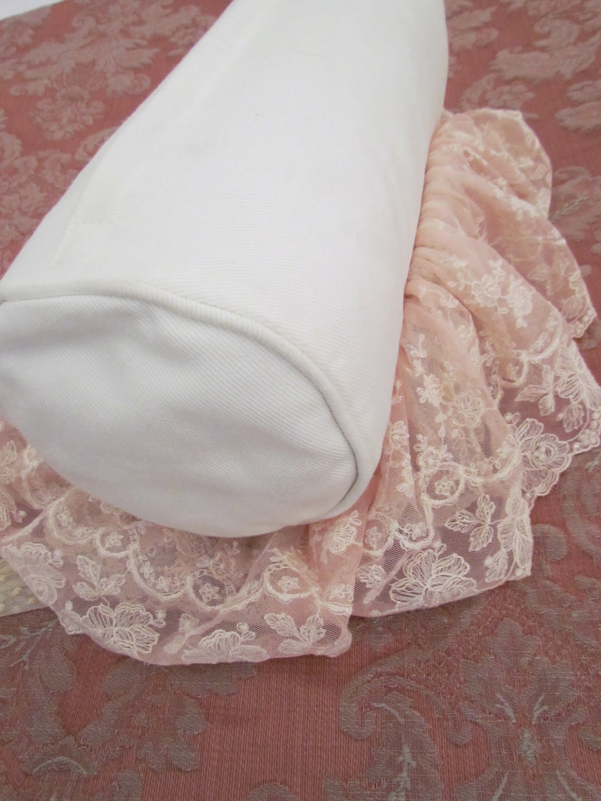 Подушка-валик винтажная. Мастер-класс. Обсуждение на LiveInternet ...