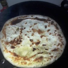 apply-oil-on-paratha