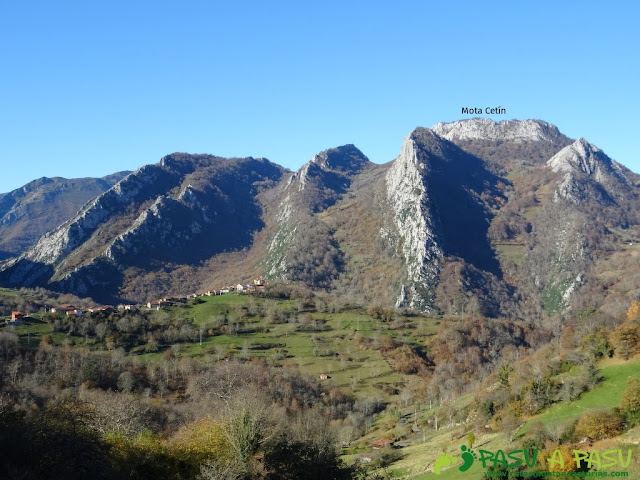 Mota Cetín desde Pen, en Amieva