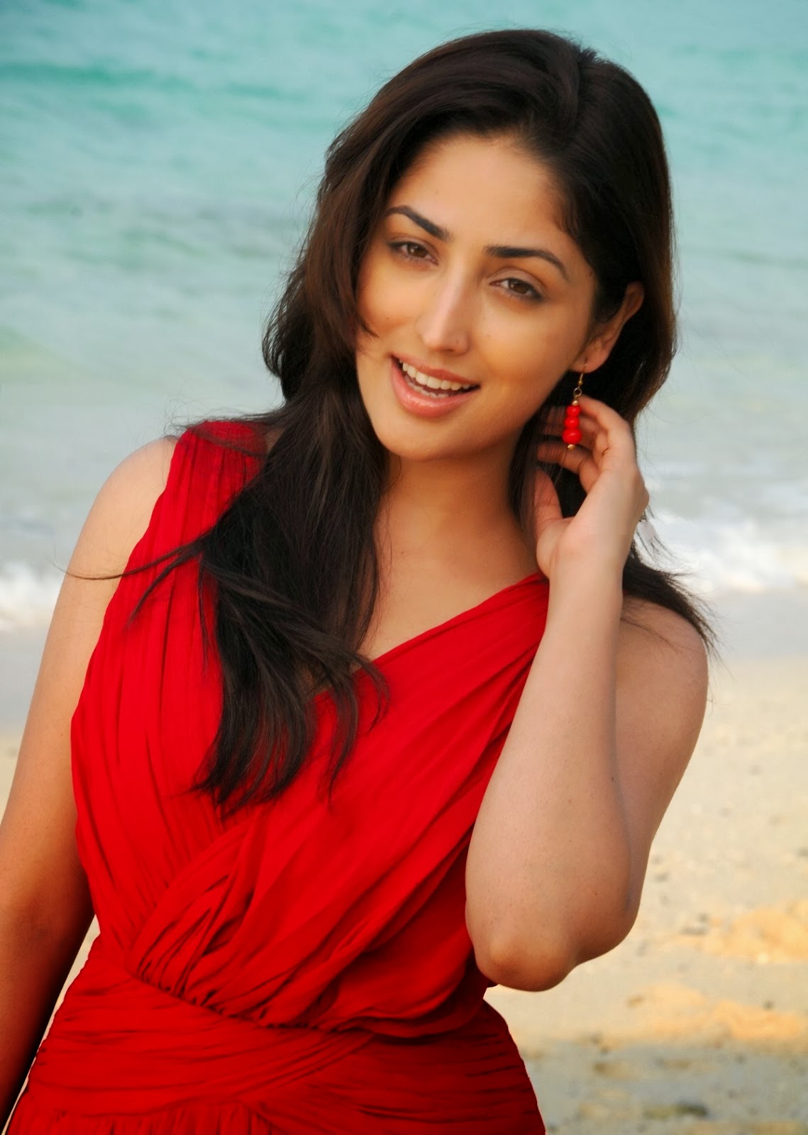 High Quality Bollywood Celebrity Pictures Yami Gautam