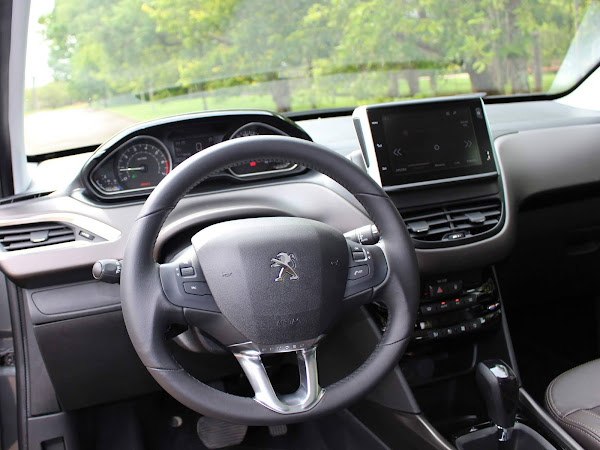 Peugeot 2008 1.6 Turbo Automático 2021 - avaliação, preço e consumo