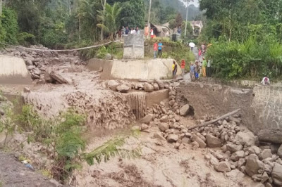 Lahar Dingin Melanda Desa Sukatendel Kecamatan Tiganderket, Warga DIhimbau Waspada