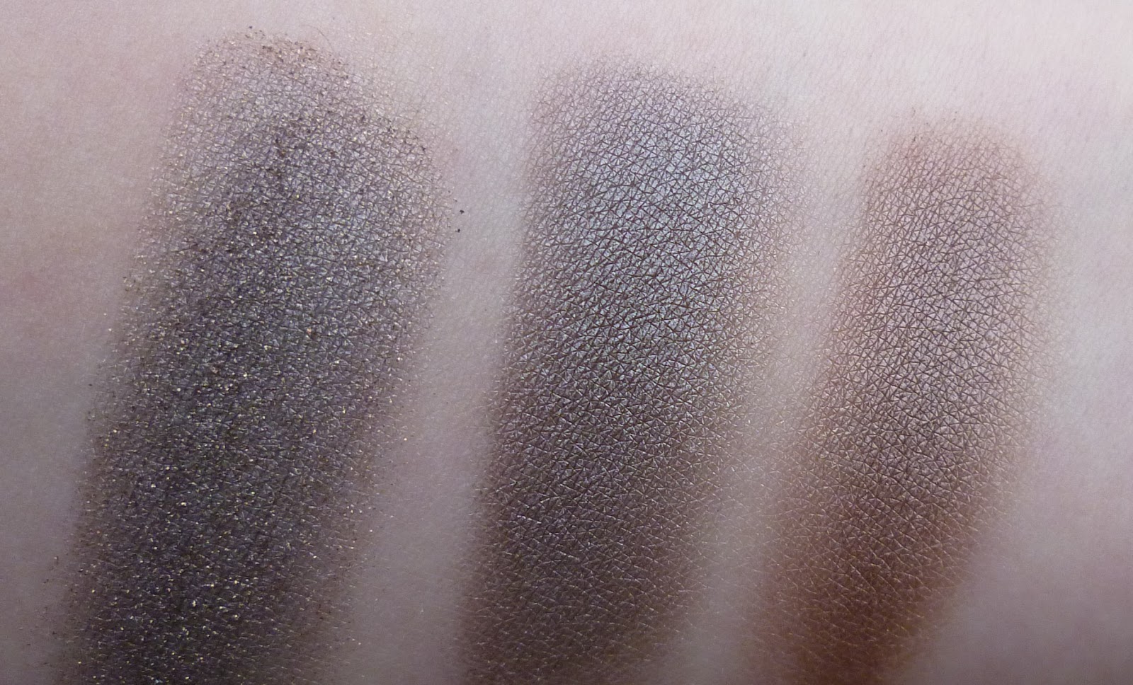 Glitter, Eyeliner & Rock 'n' Roll Urban Decay Mushroom Eyeshadow