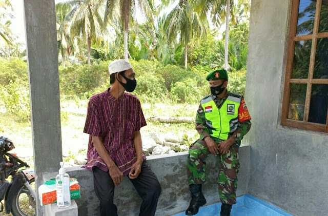 Babinsa Desa Cemaga Ajak Warga Untuk Melakukan Vaksinasi Covid-19 Babinsa Desa Cemaga Ajak Warga Untuk Melakukan Vaksinasi Covid-19