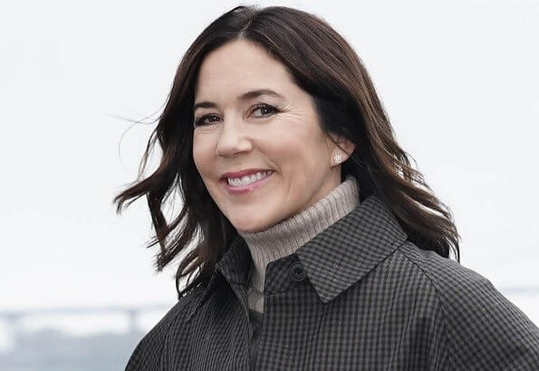 Crown Princess Mary attended the celebrations of the 50th anniversary of the new Little Belt Bridge The bridge connects Jutland and Funen. Topshop vinyl trench coat with contrast stitching in green. khaki checked trench coat