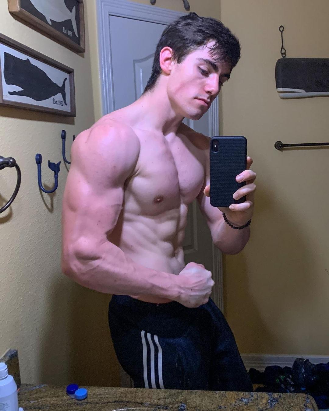 fit-shirtless-muscular-teen-bro-sean-stahl-college-athlete-ripped-abs-bathroom-selfie