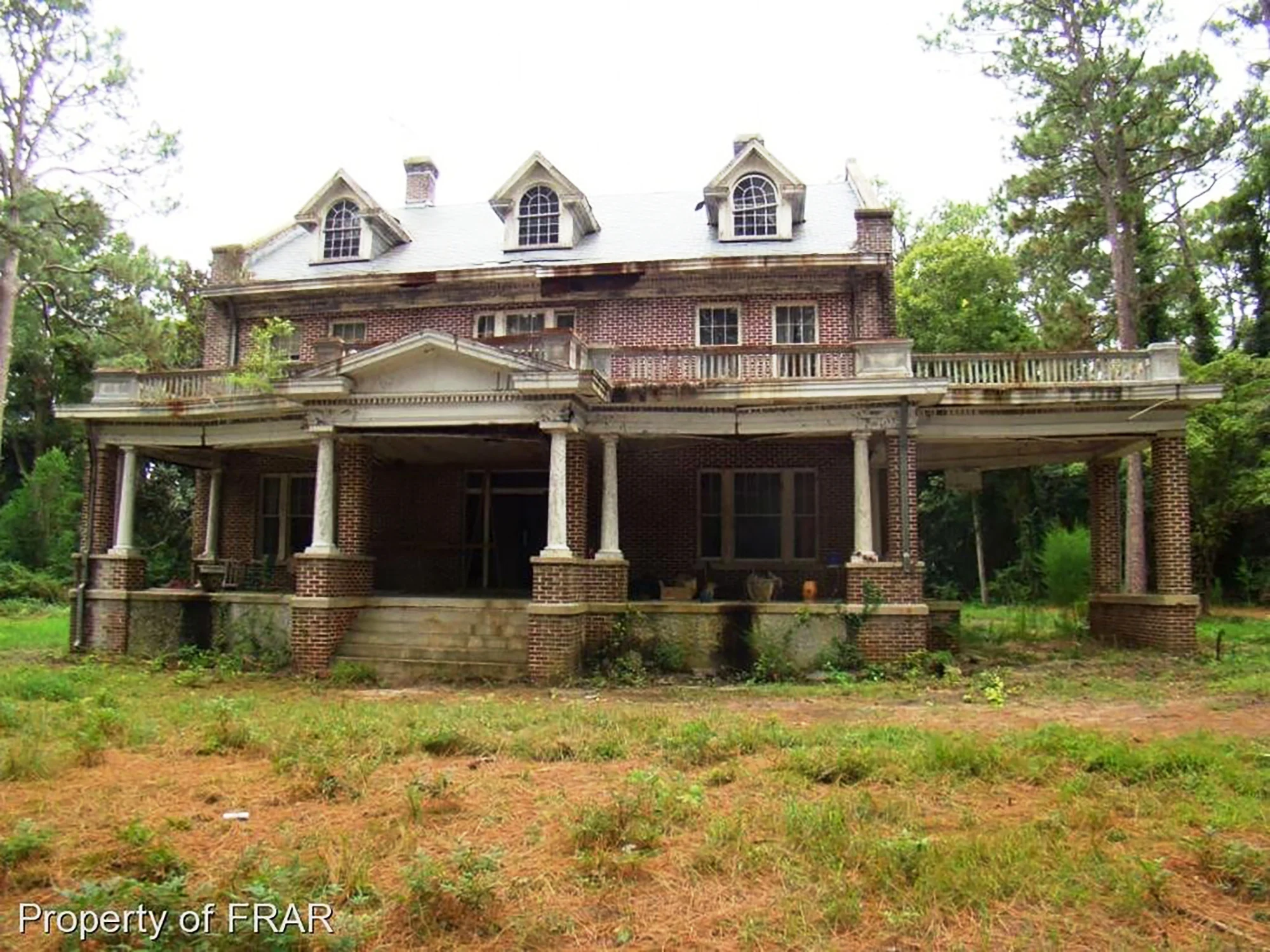 Arte y Casas Abandonadas