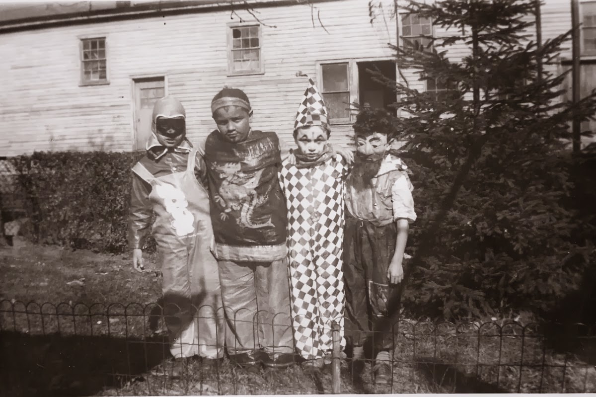 18 Creepy Vintage Halloween Costumes Vintage Everyday 18 Creepy Vintage Halloween Costumes Vintage Everyday