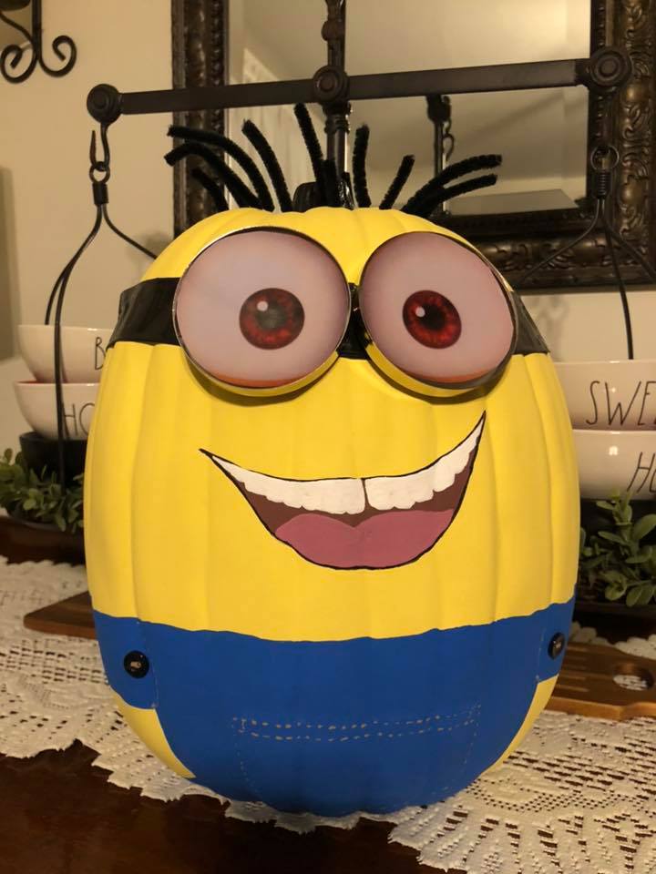 Life Inside the Page: Craft: Making my own Minion Pumpkin