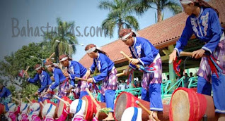 Alat musik tradisional Banten yang biasa digunakan umum adalah Dogdog Lojor, Rampak Bedug, Gendang Banten, Angklung Buhun, Lesung