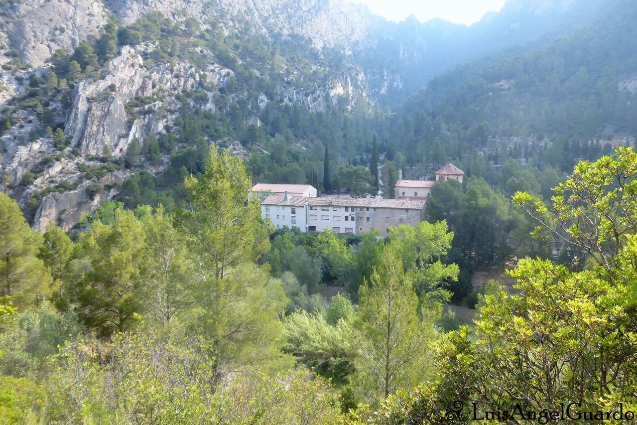 Estción de tren de Prat de Comte Cosetano