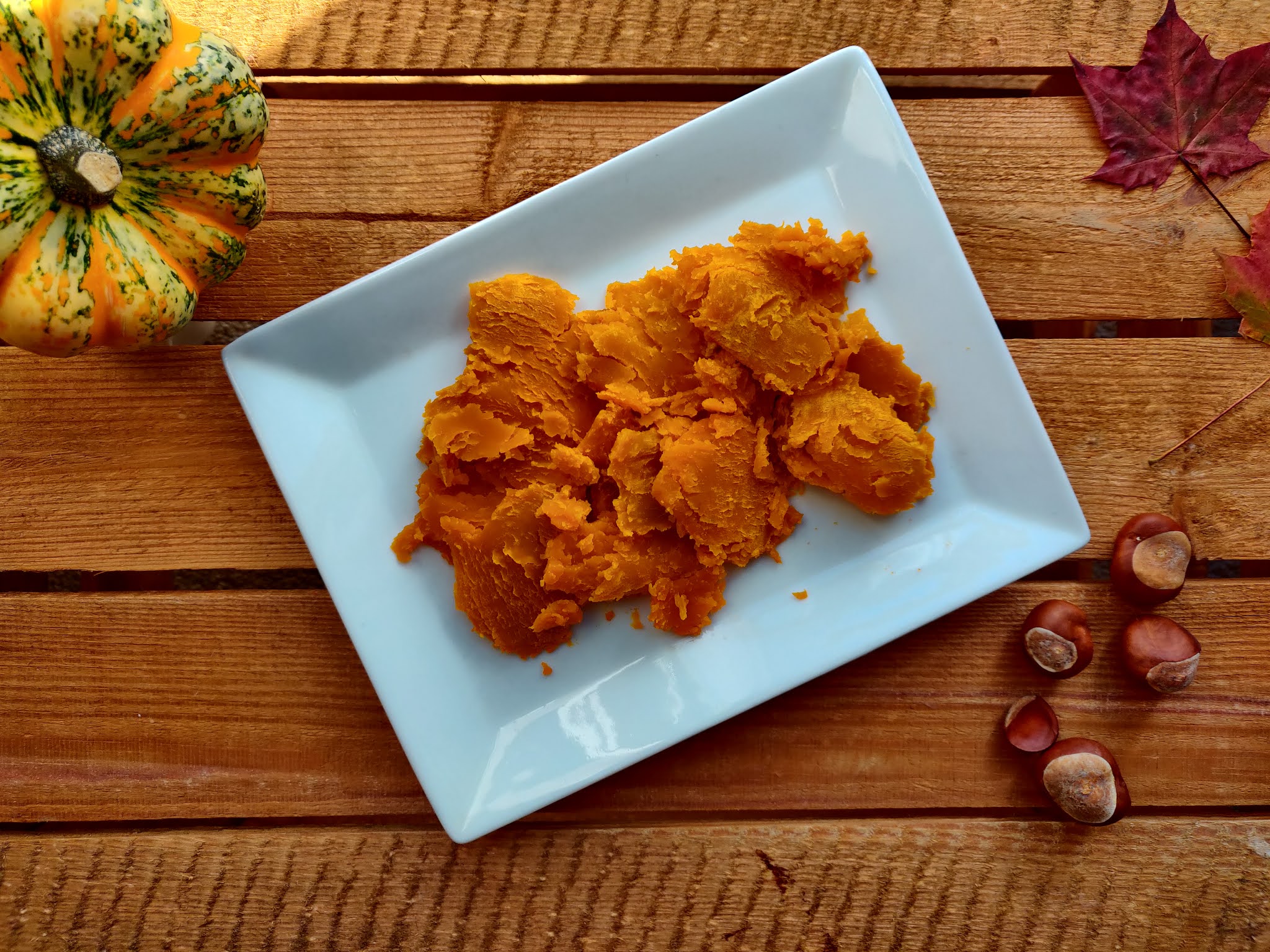How to cook the whole pumpkin in a slow cooker.