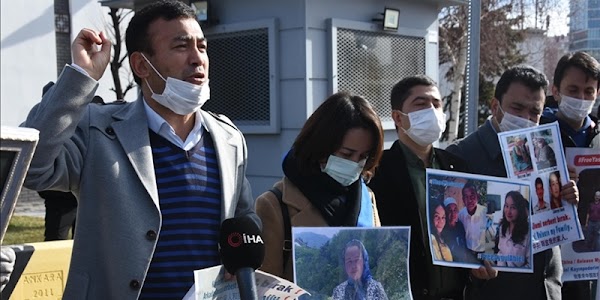 Warga Uighur Demo Di Depan Kedubes China Di Turki: Bebaskan Keluargaku!