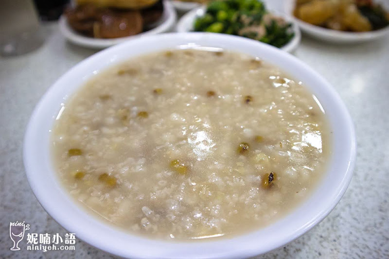 【西門町美食】張記韭菜水煎包。台北煎包界的扛霸子