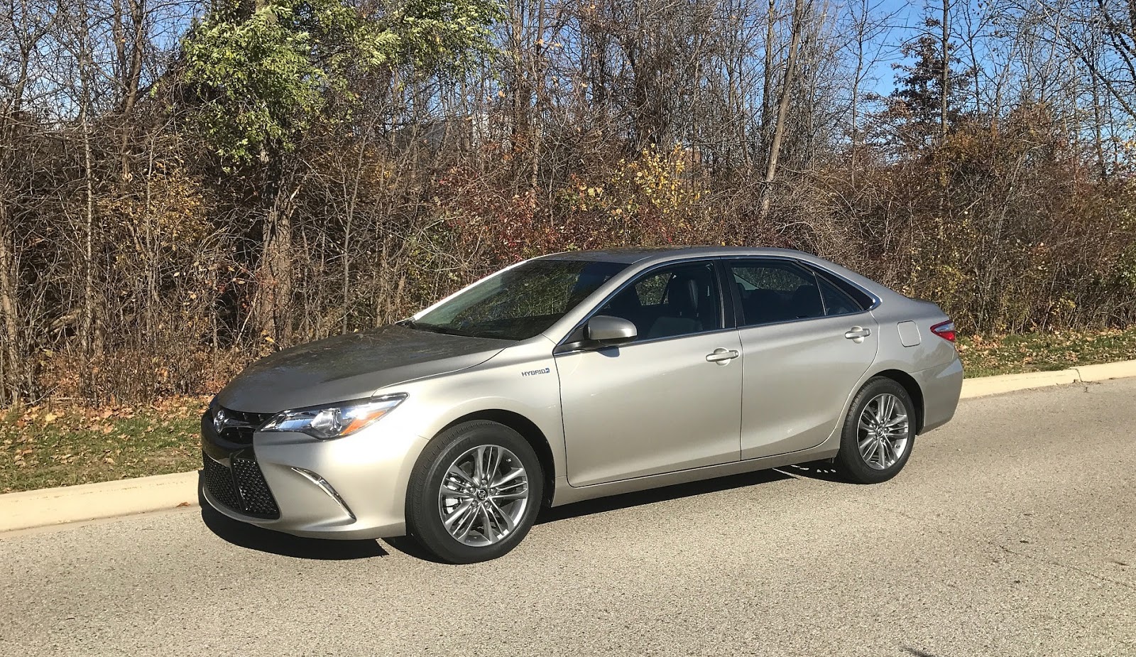 Mommy's Favorite Things: 2017 Toyota Camry Hybrid SE