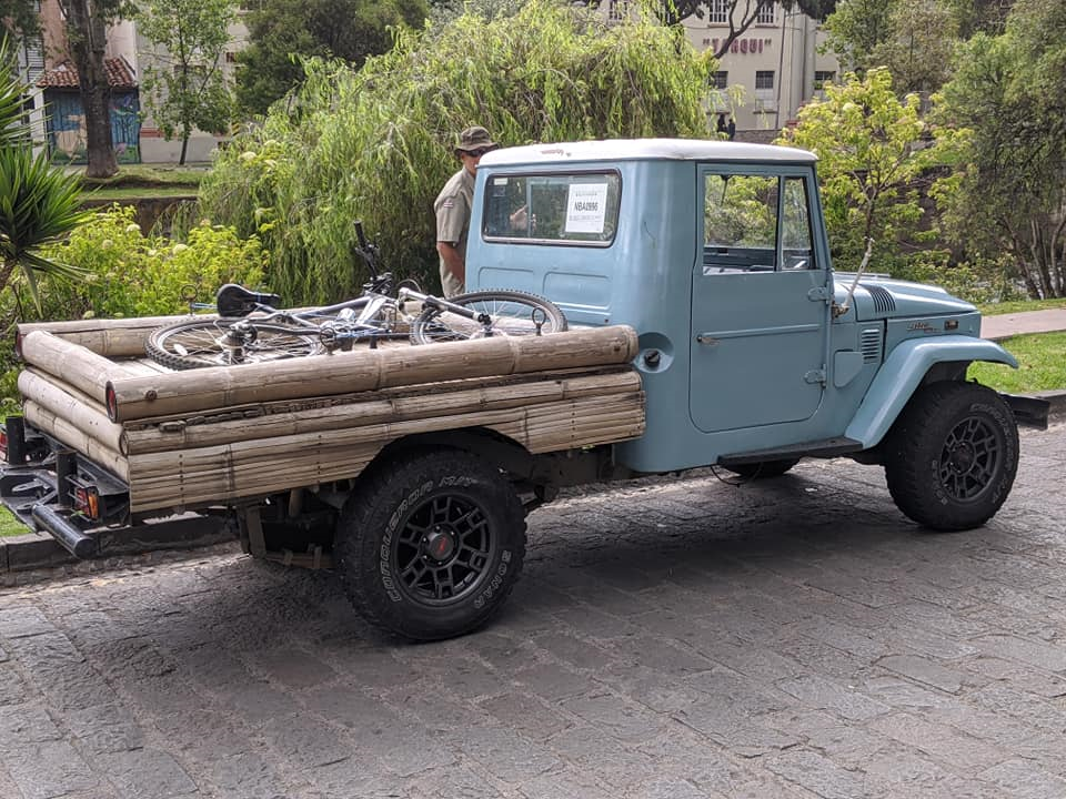 autoliterate Toyota Land Cruiser fj, Ecuador