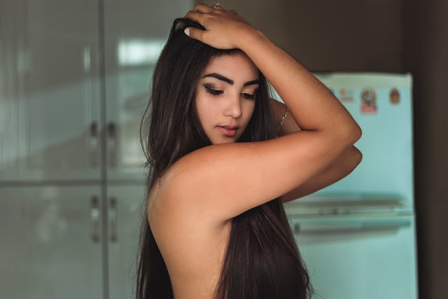 Necked girls.com