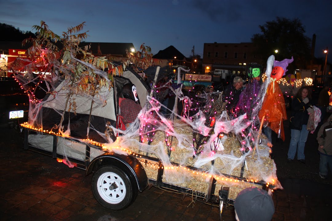 Halloweenburg Parade