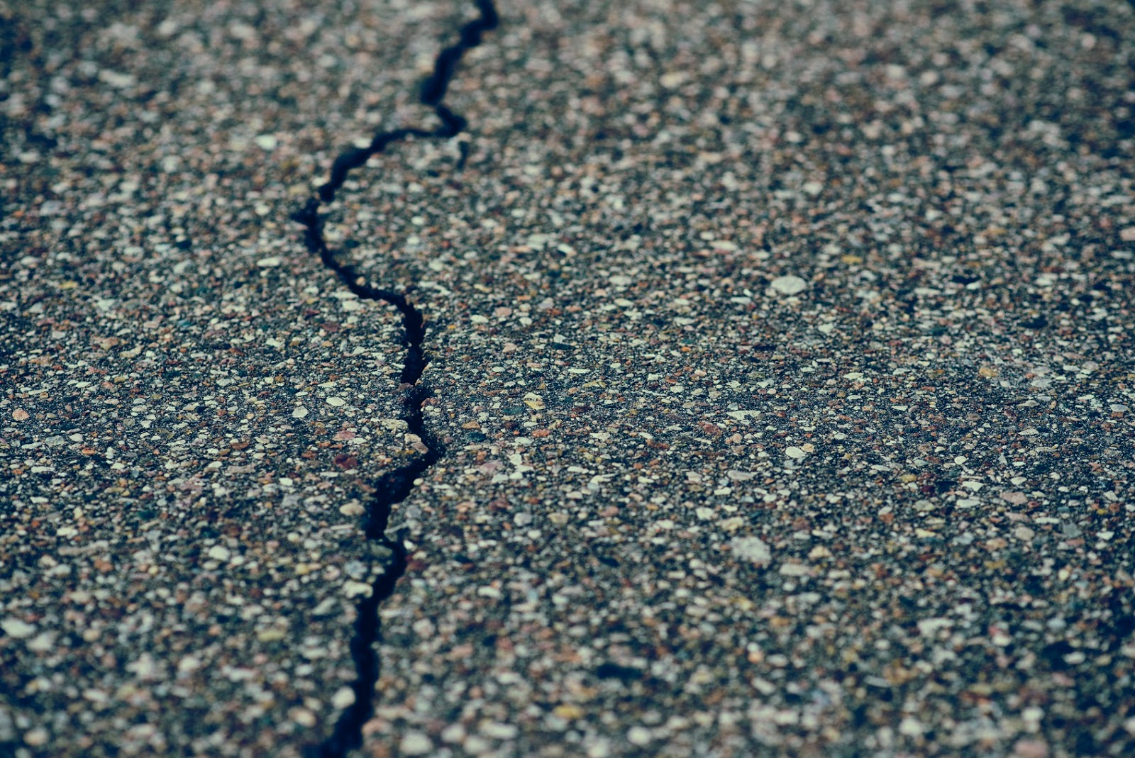 Roccie's Asphalt Official Blog 4 Reasons Asphalt Driveways Crack