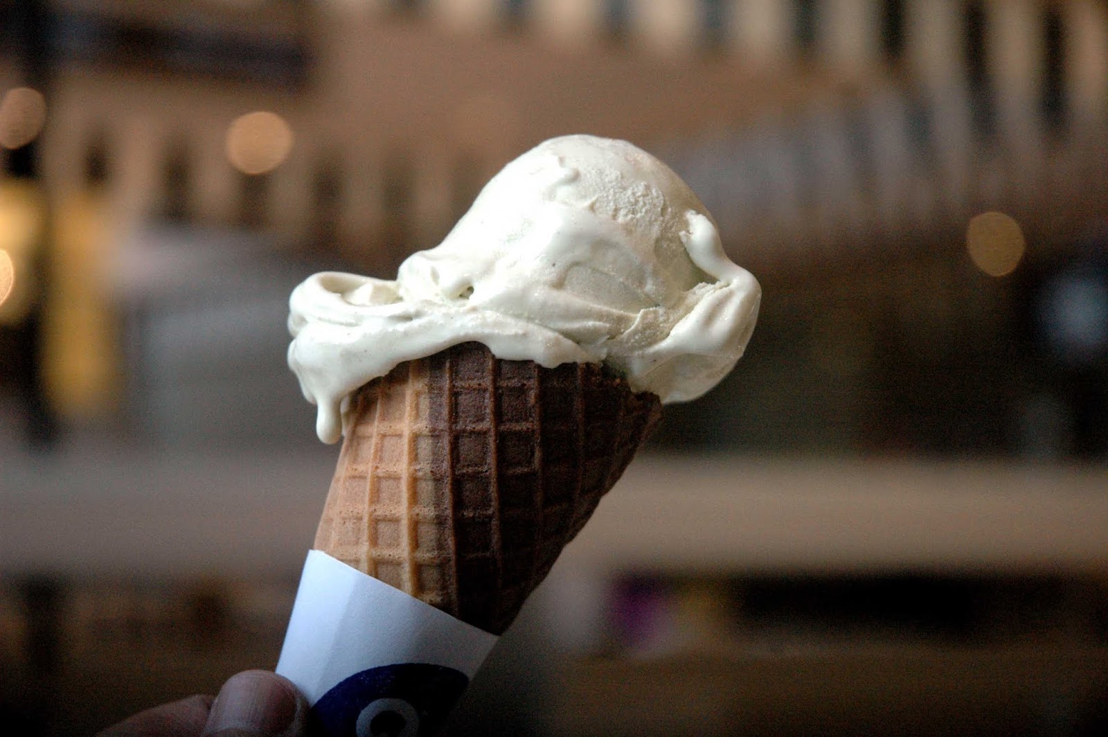 DUDE FOR FOOD Morelli's On A Rainy Day...