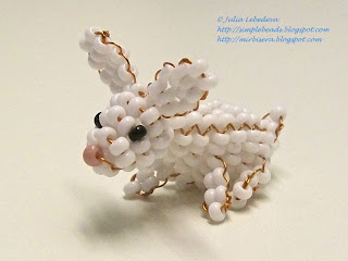 Заяц из бисера