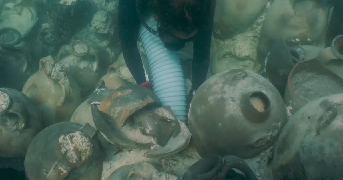Roman Archaeology Blog Roman shipwreck loaded with amphorae discovered