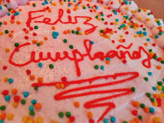  TARTA CUMPLEAÑERA CON CHEESECREAM DE NUTELLA / EUROCEBOLLAS 