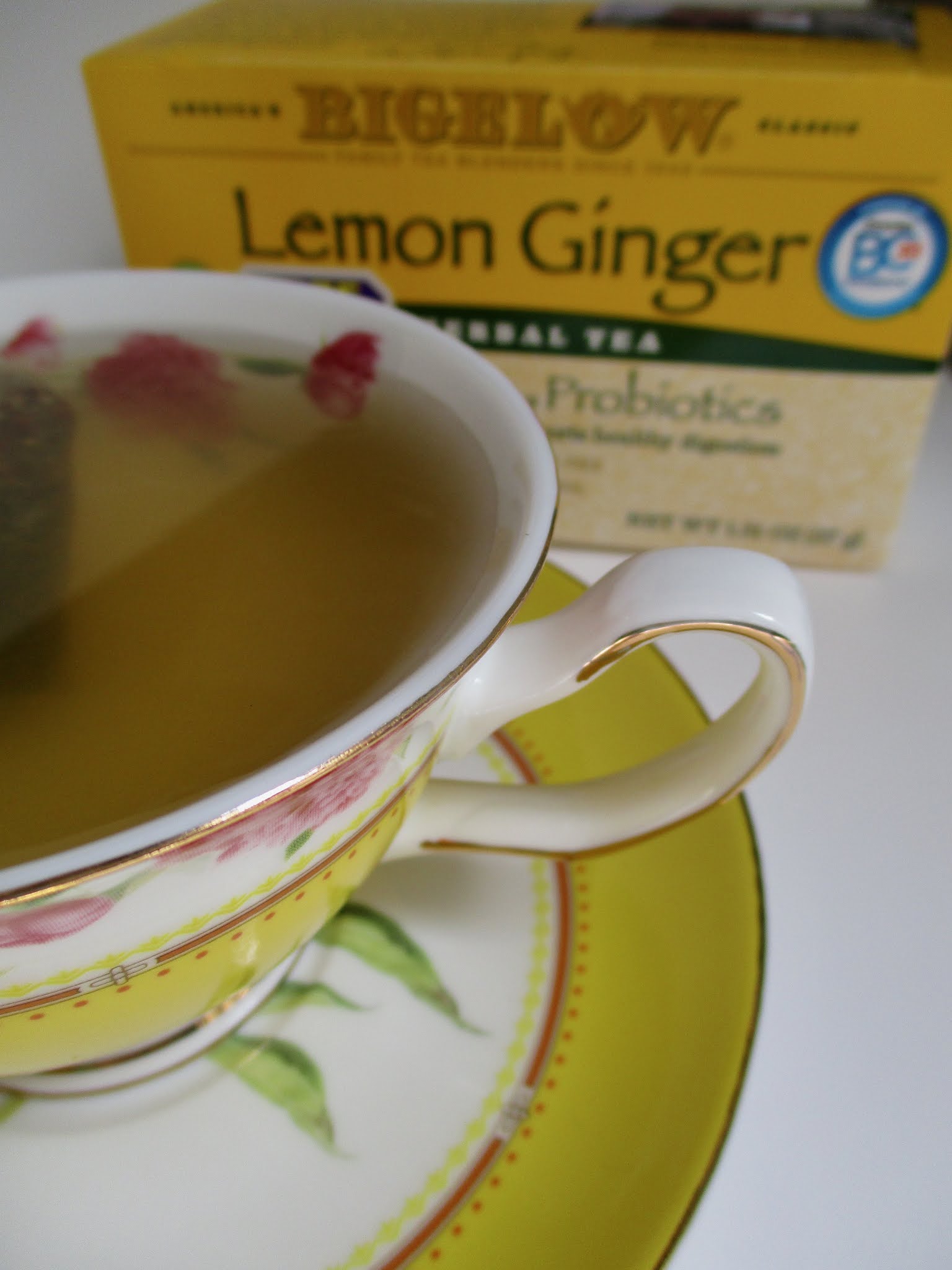 Tea With Friends Bigelow's Lemon Ginger Tea with Probiotics