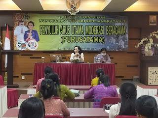 Orientasi Penyuluh Non PNS Angkatan 1 dan 2 Kementerian Agama Propinsi Bali - Santy Sastra - Santy Sastra Public Speaking (4)
