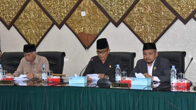 Rapat Paripurna DPRD Padang, Wako Sampaikan Nota Penjelasan Tiga Ranperda
