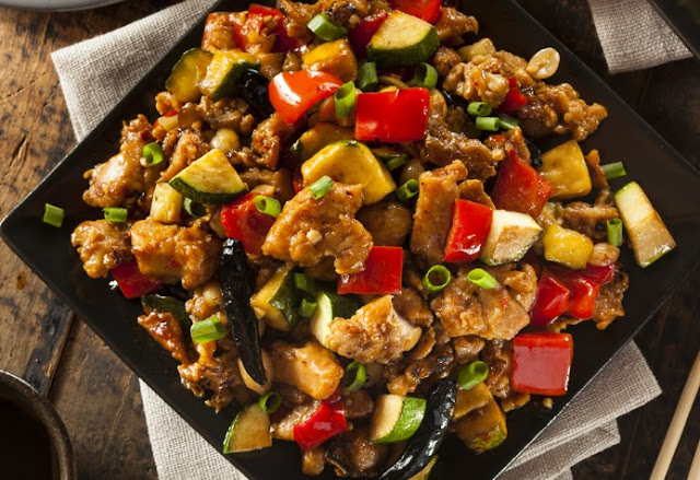 Skinny Slow Cooker Kung Pao Chicken #healthy #lowcarb