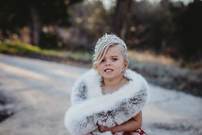Cute Photoshoot Of A Girl With Her Two Dads Cute Photoshoot Of A Girl With Her Two Dads