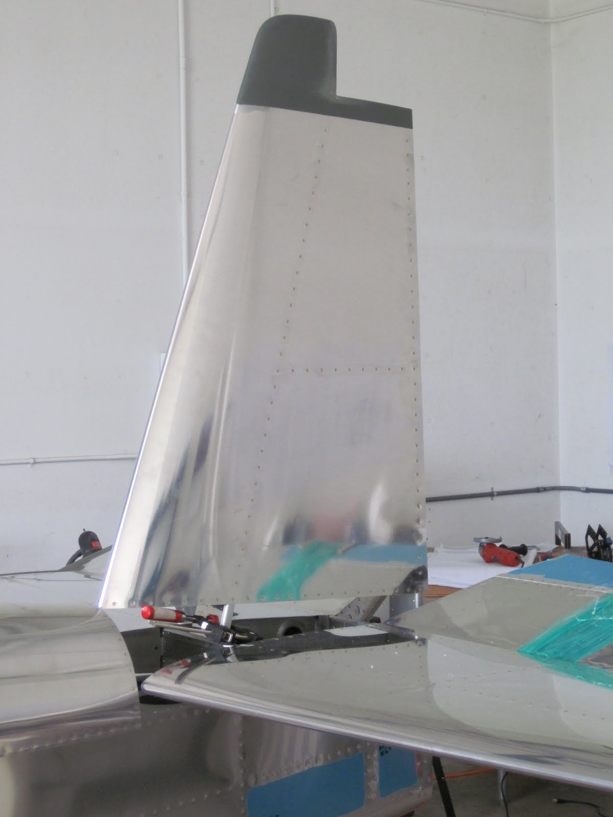 From the Maplewoods Steve's RV7 project Horizontal and